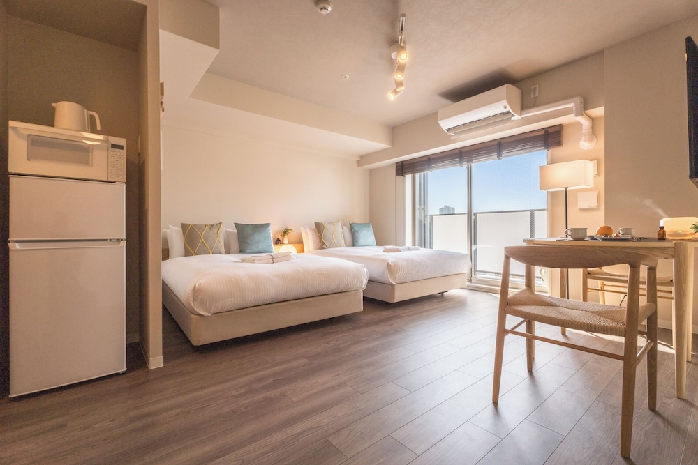 デザイン ツインルーム 2 ベッドルーム バルコニー シティビュー | エスリードホテル難波イースト