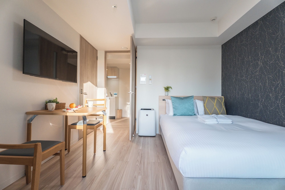 スタンダード ダブルルーム バルコニー 客室2 | エスリードホテル難波イースト