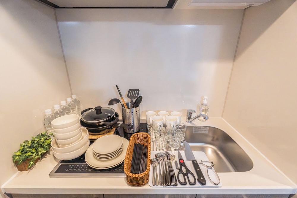 ファミリー ツインルーム ベッド (複数台) バルコニー シティビュー 専用キッチン0 | エスリードホテル難波イースト