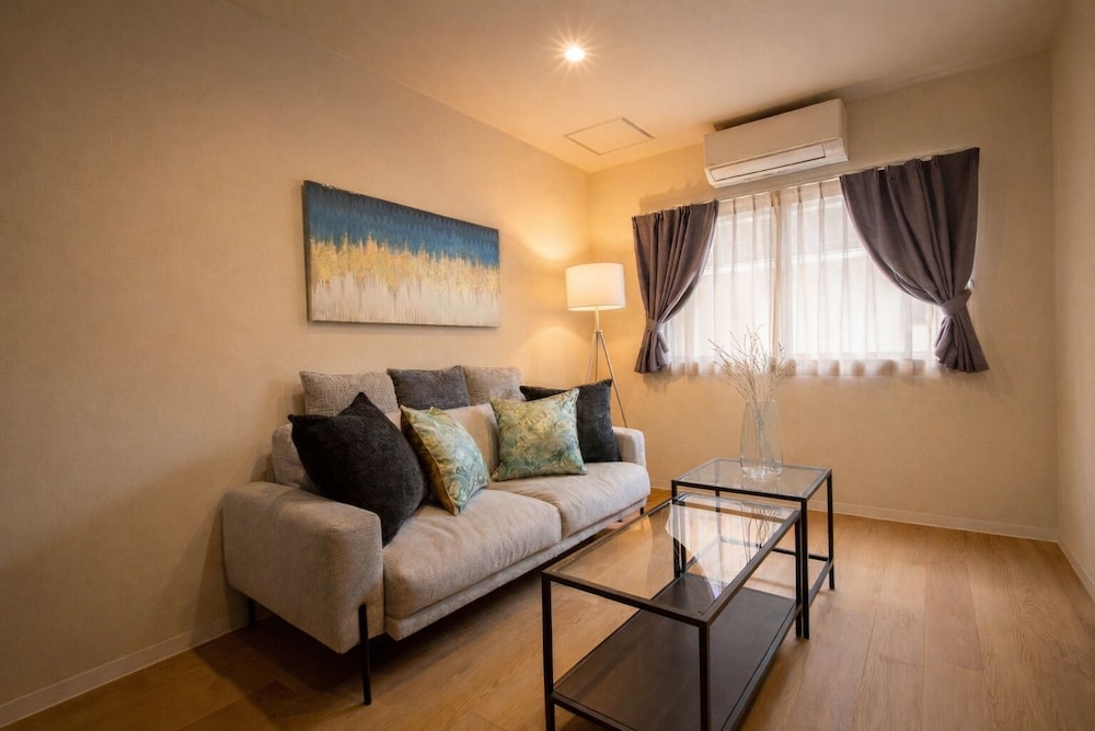 ラグジュアリー ヴィラ リビング エリア0 | KISEN KOBE EKIMAE