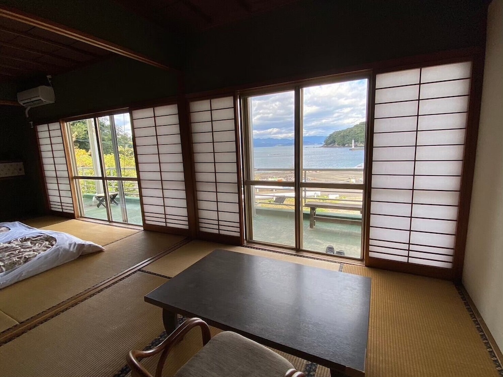 ファミリー ヴィラ シービュー ビーチサイド 客室2 | 隠れ家Resort 海風