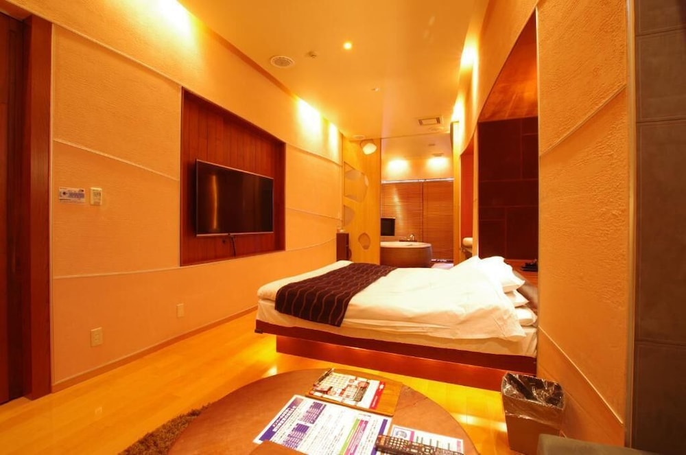 スイート 喫煙可 ラナイ 客室1 | ブルーホテル 凪 - 大人限定