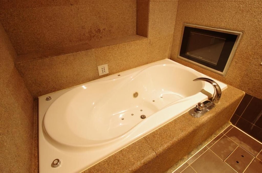 ダブルルーム 喫煙可 ラナイ バスルーム0 | ブルーホテル 凪 - 大人限定