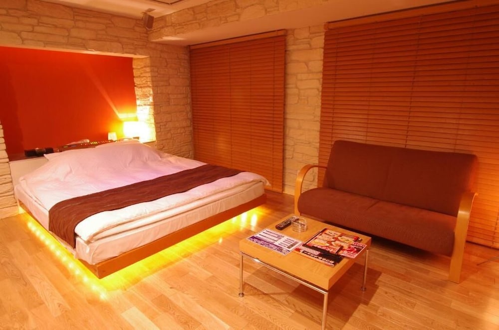 ダブルルーム 喫煙可 客室1 | ブルーホテル オクタ - 大人限定