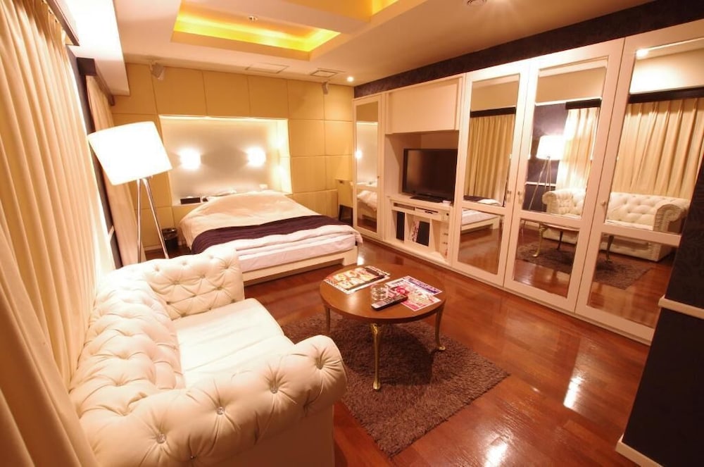 プレミアム ダブルルーム 喫煙可 客室2 | ブルーホテル オクタ - 大人限定