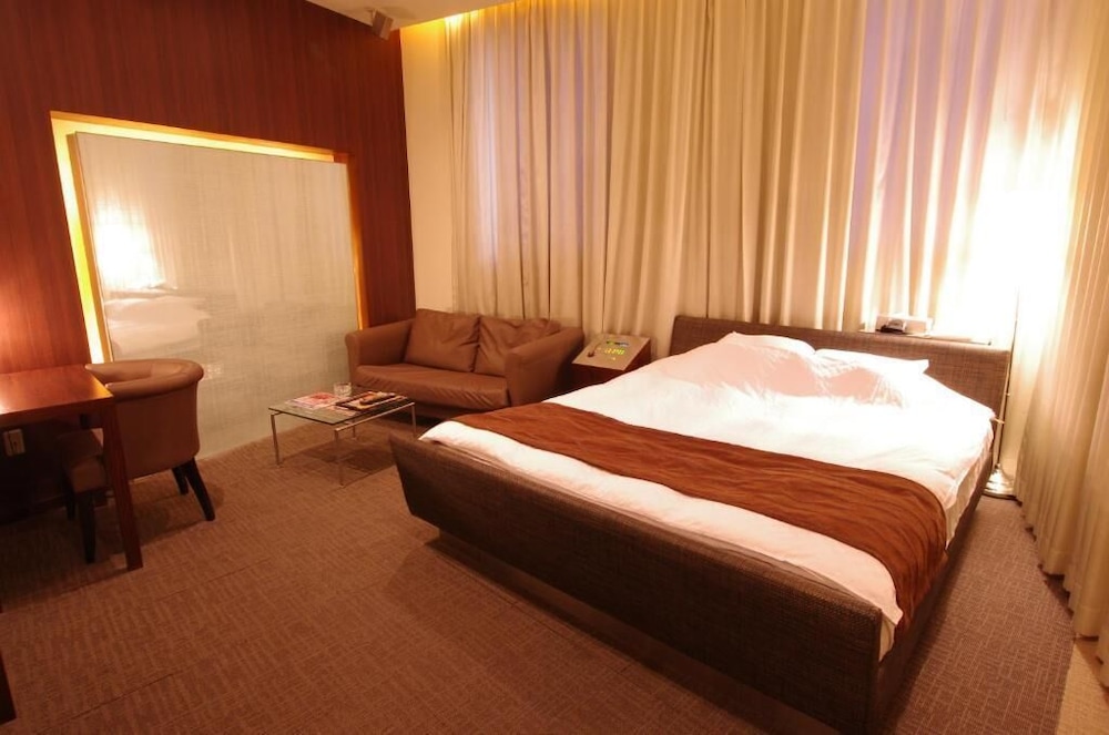 ダブルルーム 喫煙可 客室5 | ブルーホテル オクタ - 大人限定