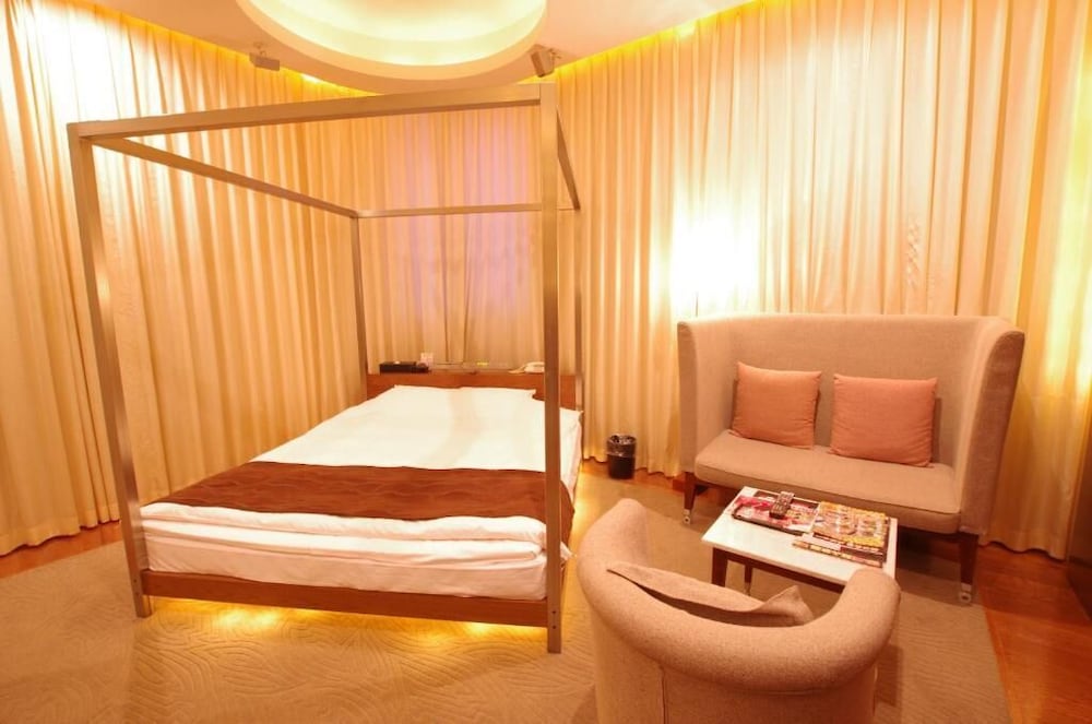 スーペリア ダブルルーム 喫煙可 | ブルーホテル オクタ - 大人限定