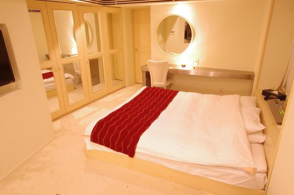 デラックス ダブルルーム 禁煙 客室2 | ブルーホテル オクタ - 大人限定