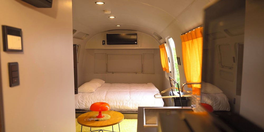 ベーシック モバイルホーム 客室8 | FOG VILLA&SPA