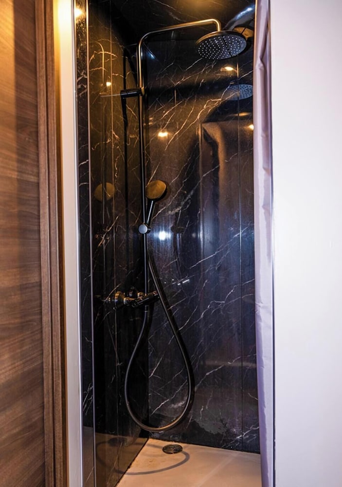 ベーシック モバイルホーム バスルーム0 | FOG VILLA&SPA