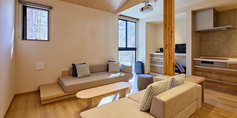 デラックス デュープレックス 禁煙 (B,hotspringbath&sauna,No pets allowed) リビング エリア1 | Rakuten STAY VILLA 草津温泉
