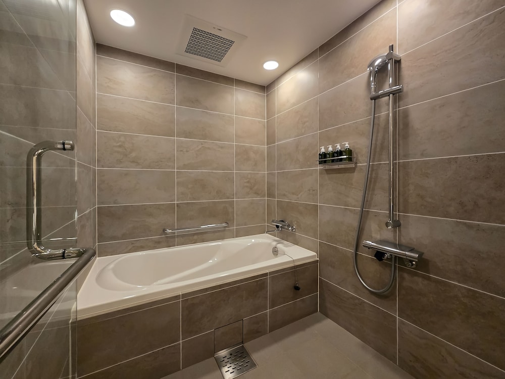 ベーシック ツインルーム バスルーム1 | HACIENDA KARUIZAWA