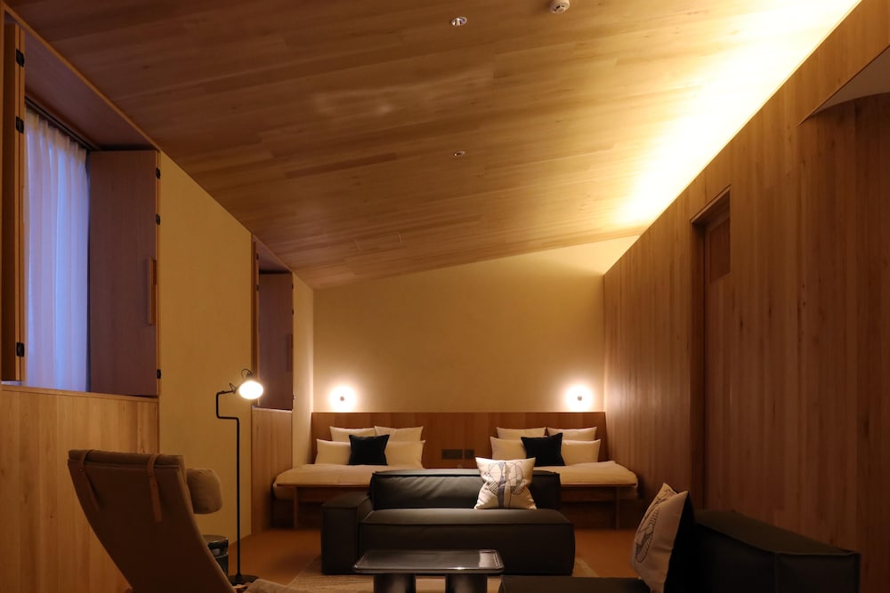 ダブルベッド×2・75平米【110】Honest Comfort 客室4 | HACIENDA KARUIZAWA HOTEL（ハシェンダ 軽井沢 ホテル）
