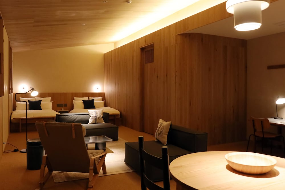 ダブルベッド×2・75平米【110】Honest Comfort 客室6 | HACIENDA KARUIZAWA HOTEL（ハシェンダ 軽井沢 ホテル）