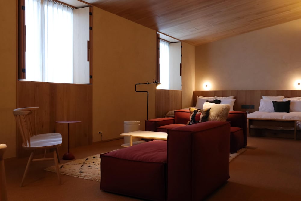 ダブルベッド×2・75平米【111】Design for Living 客室2 | HACIENDA KARUIZAWA HOTEL（ハシェンダ 軽井沢 ホテル）