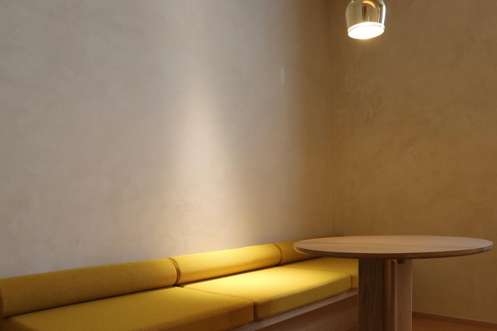 セミダブルベッド×2・51平米【106/107/108】Authentic Line 客室13 | HACIENDA KARUIZAWA HOTEL（ハシェンダ 軽井沢 ホテル）