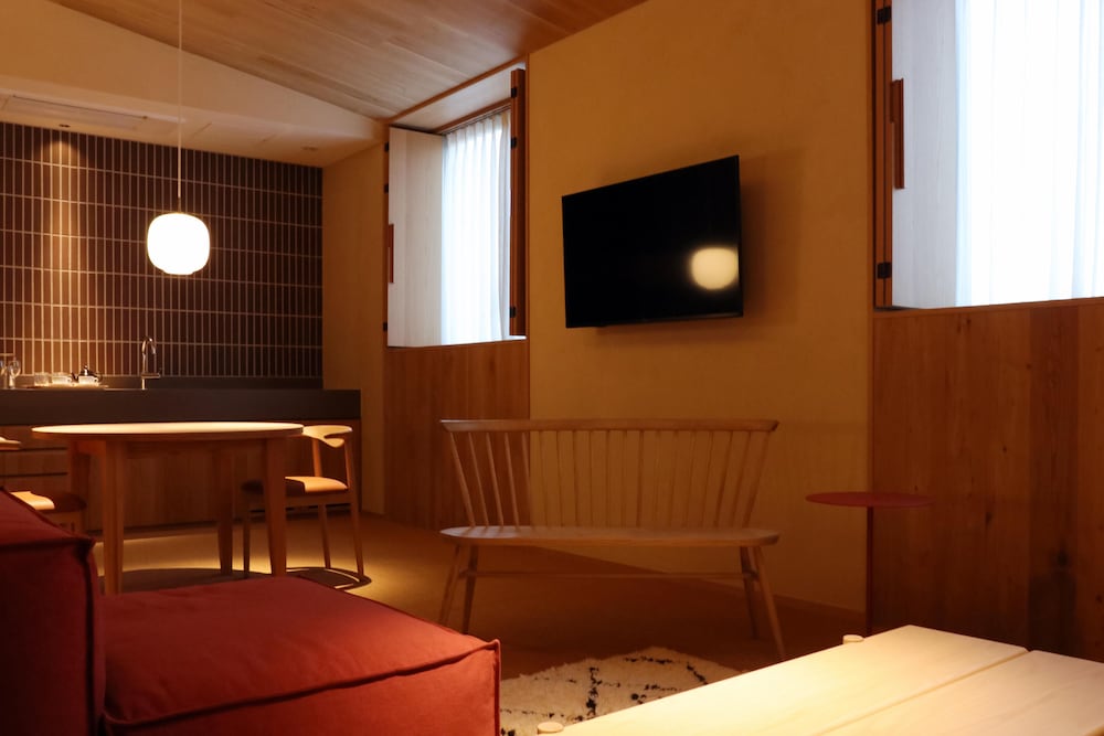 ダブルベッド×2・75平米【111】Design for Living 客室6 | HACIENDA KARUIZAWA HOTEL（ハシェンダ 軽井沢 ホテル）