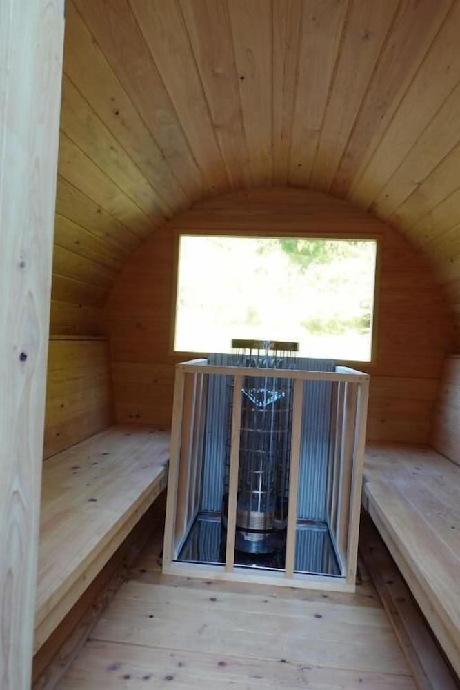 デラックス ツインルーム バルコニー リバービュー サウナ1 | 横川温泉湯殿ととのゆ