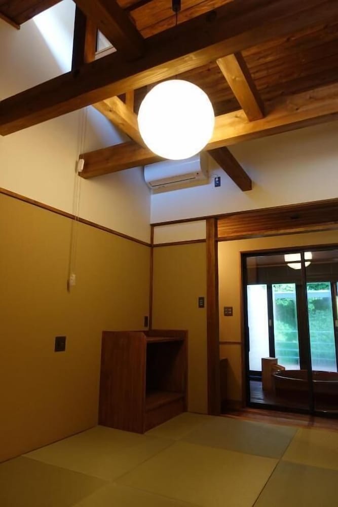 スーペリア ツインルーム バルコニー リバービュー 内装1 | 横川温泉湯殿ととのゆ