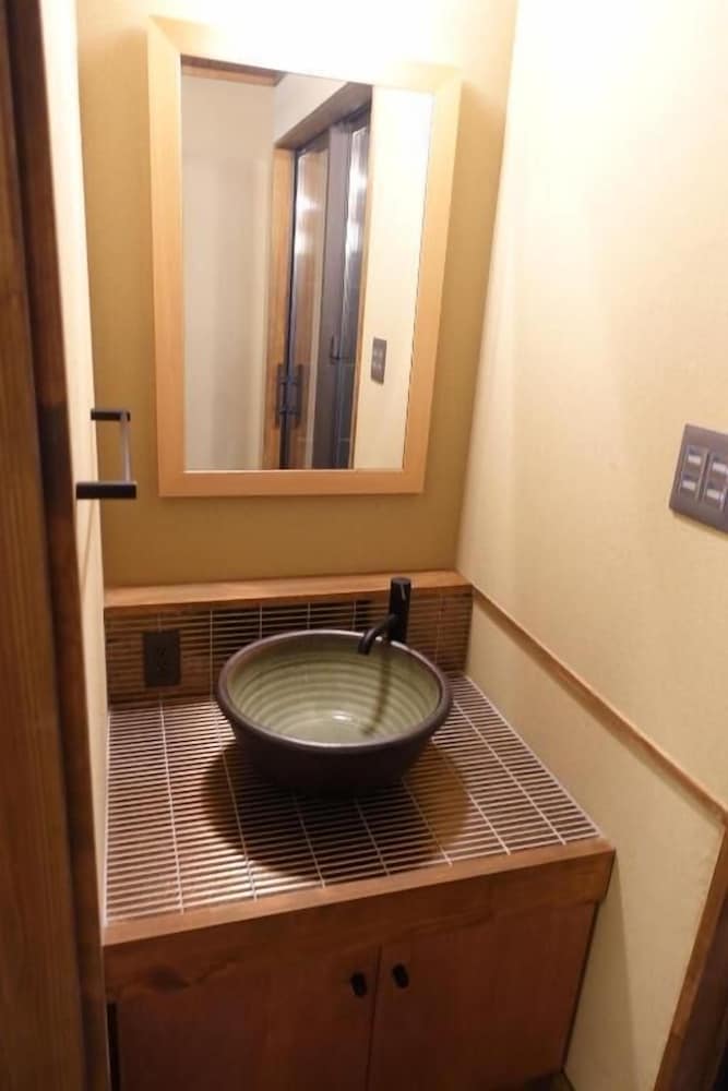 スーペリア ツインルーム バルコニー リバービュー バスルーム1 | 横川温泉湯殿ととのゆ