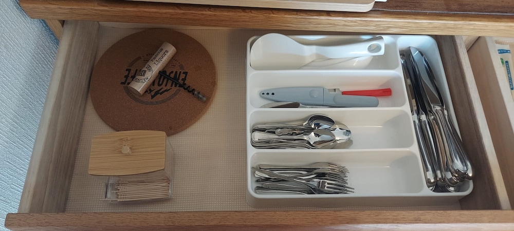 ベーシック ヴィラ 共用キッチン設備3 | ずずめのおやど