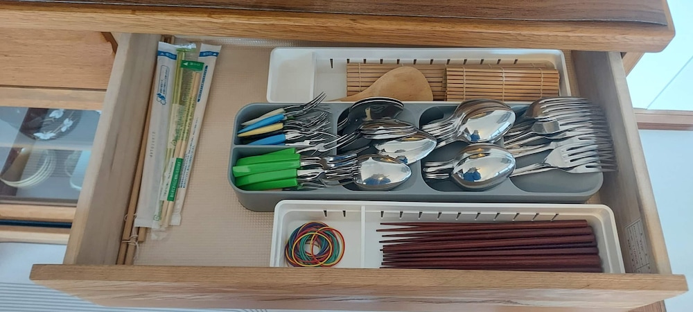 ベーシック ヴィラ 共用キッチン設備2 | ずずめのおやど