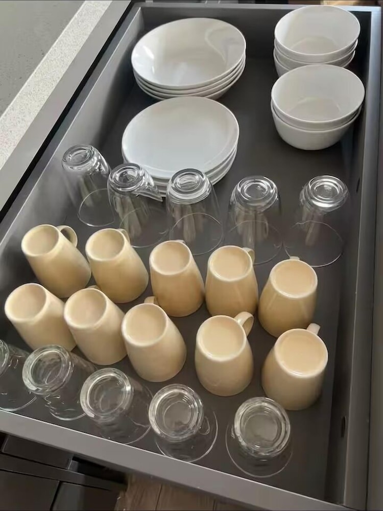 デラックス ヴィラ ガーデンビュー 客室12 | 西伊豆・海沿い庭付き新築ヴィラ｜バレルサウナ源泉掛け流し温泉露天風呂/海まで0秒