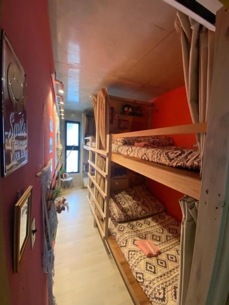 ベーシック 共同ドミトリー 女性限定 禁煙 客室2 | SESOKO BLUE