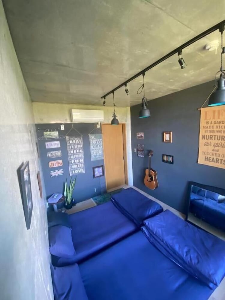 ツインルーム シングルベッド 2 台 禁煙 ガーデンビュー 客室1 | SESOKO BLUE