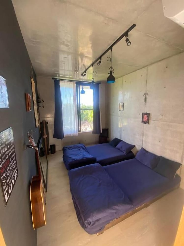 ツインルーム シングルベッド 2 台 禁煙 ガーデンビュー 客室2 | SESOKO BLUE