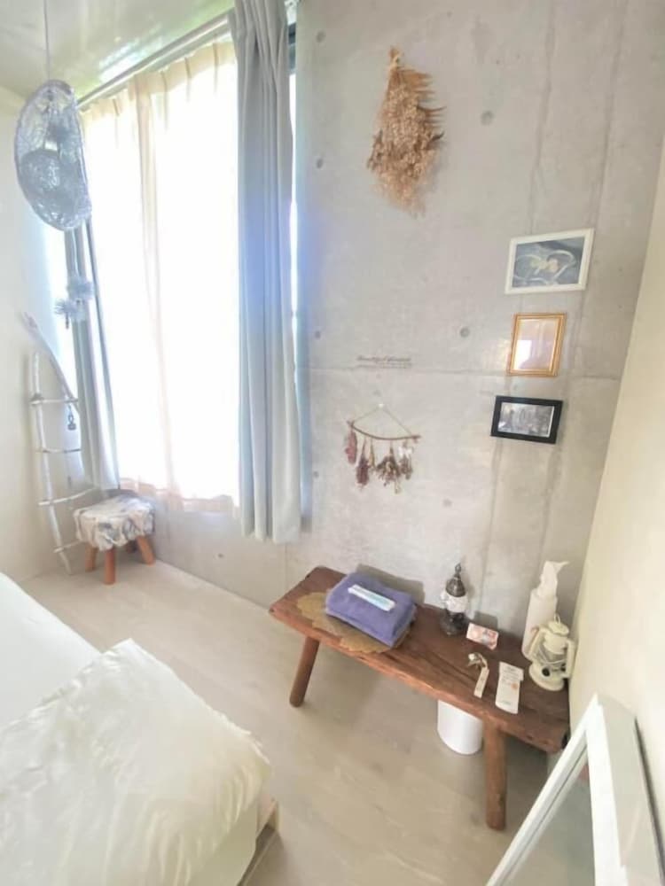 ベーシック ツインルーム シングルベッド 2 台 禁煙 ガーデンビュー 客室2 | SESOKO BLUE