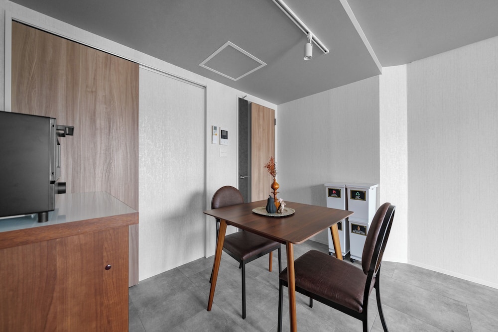 アパートメント 禁煙 (205) 客室内のダイニングエリア0 | GRAN HILLS