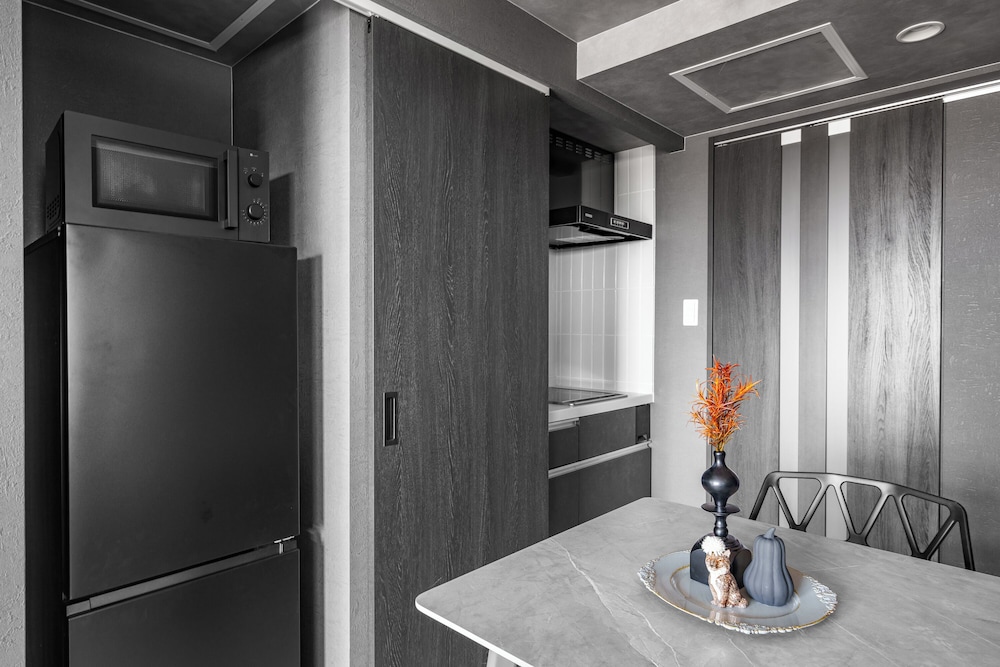 アパートメント 禁煙 (401) 客室内のダイニングエリア1 | GRAN HILLS