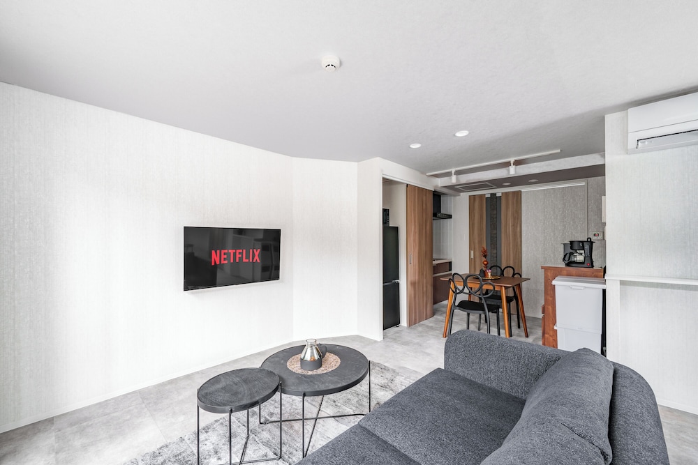 アパートメント 禁煙 (101) リビング エリア1 | GRAN HILLS