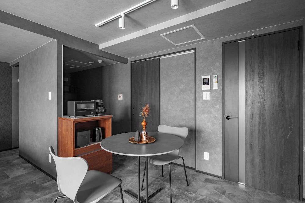 アパートメント 禁煙 (303) 客室内のダイニングエリア0 | GRAN HILLS