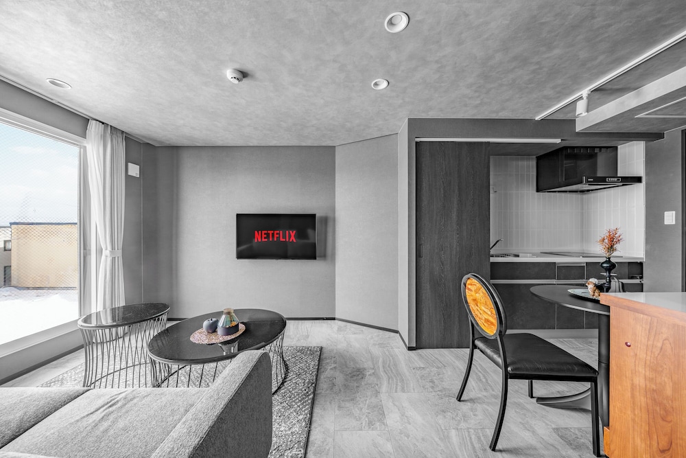 アパートメント 禁煙 (301) リビング エリア1 | GRAN HILLS