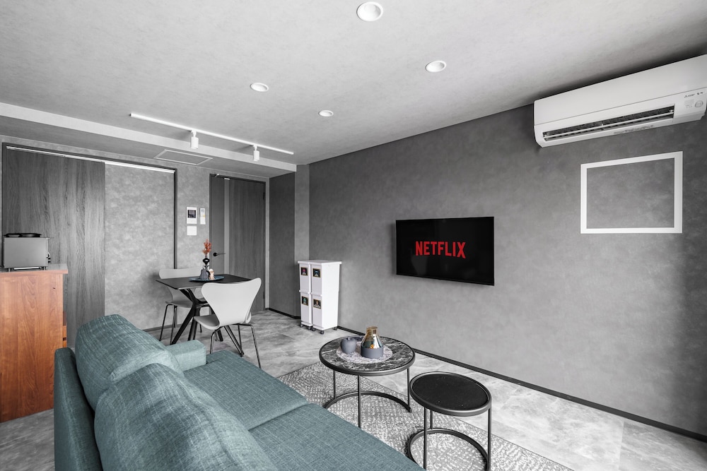 アパートメント 禁煙 (403) リビング エリア1 | GRAN HILLS