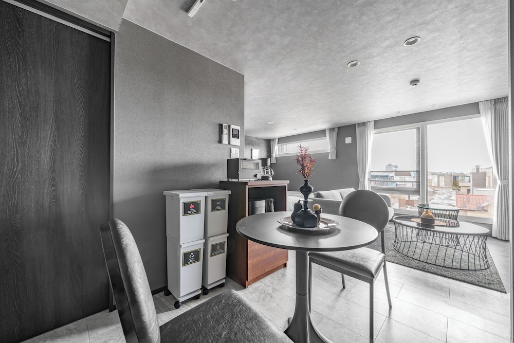 アパートメント 禁煙 (301) 客室内のダイニングエリア2 | GRAN HILLS