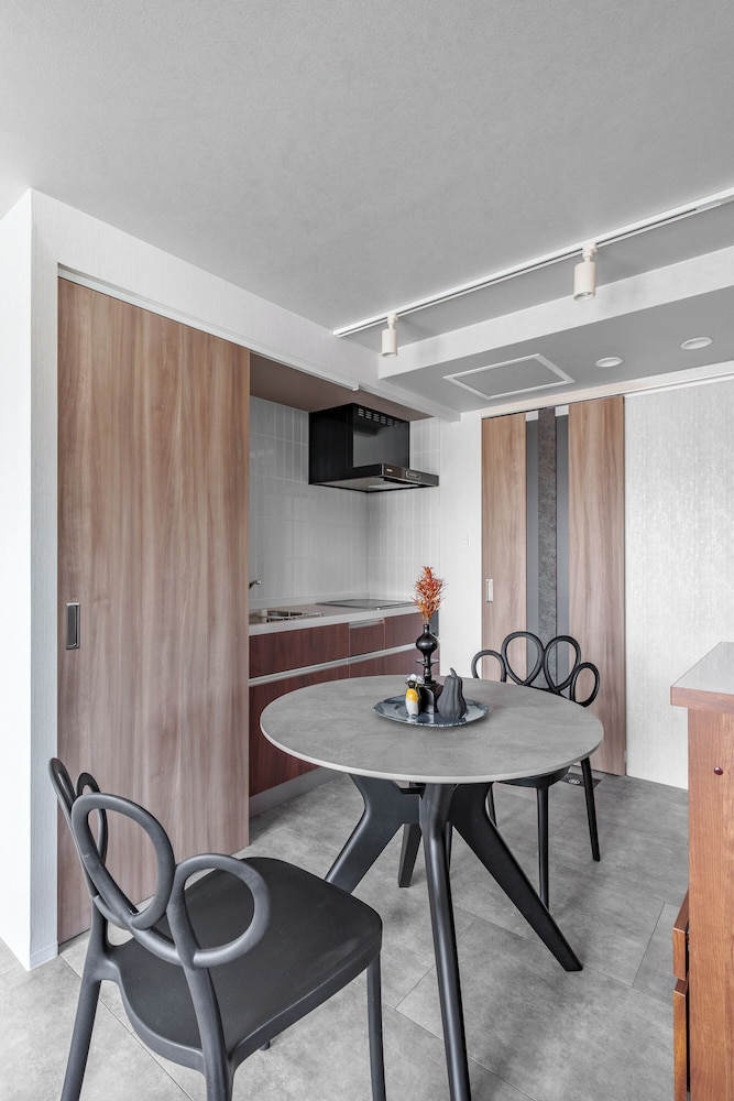 アパートメント 禁煙 (201) 客室内のダイニングエリア3 | GRAN HILLS