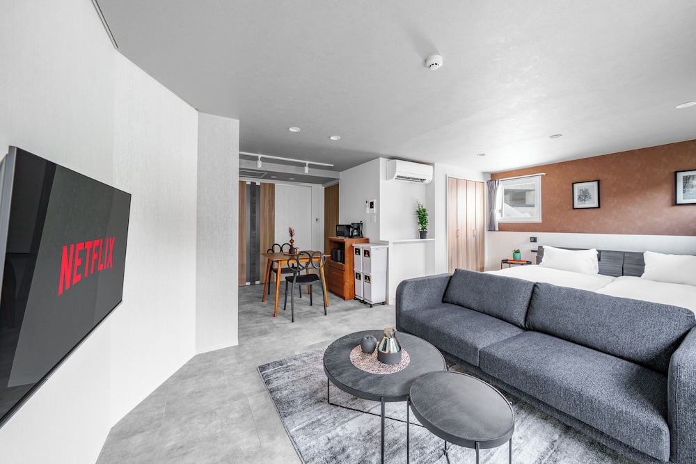 アパートメント 禁煙 (101) リビング エリア3 | GRAN HILLS