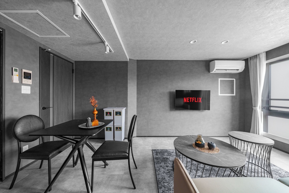 アパートメント 禁煙 (305) リビング エリア2 | GRAN HILLS