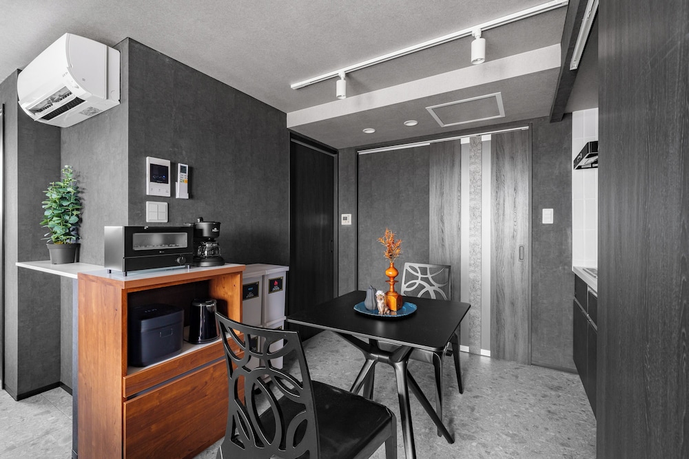 アパートメント 禁煙 (402) 客室内のダイニングエリア0 | GRAN HILLS