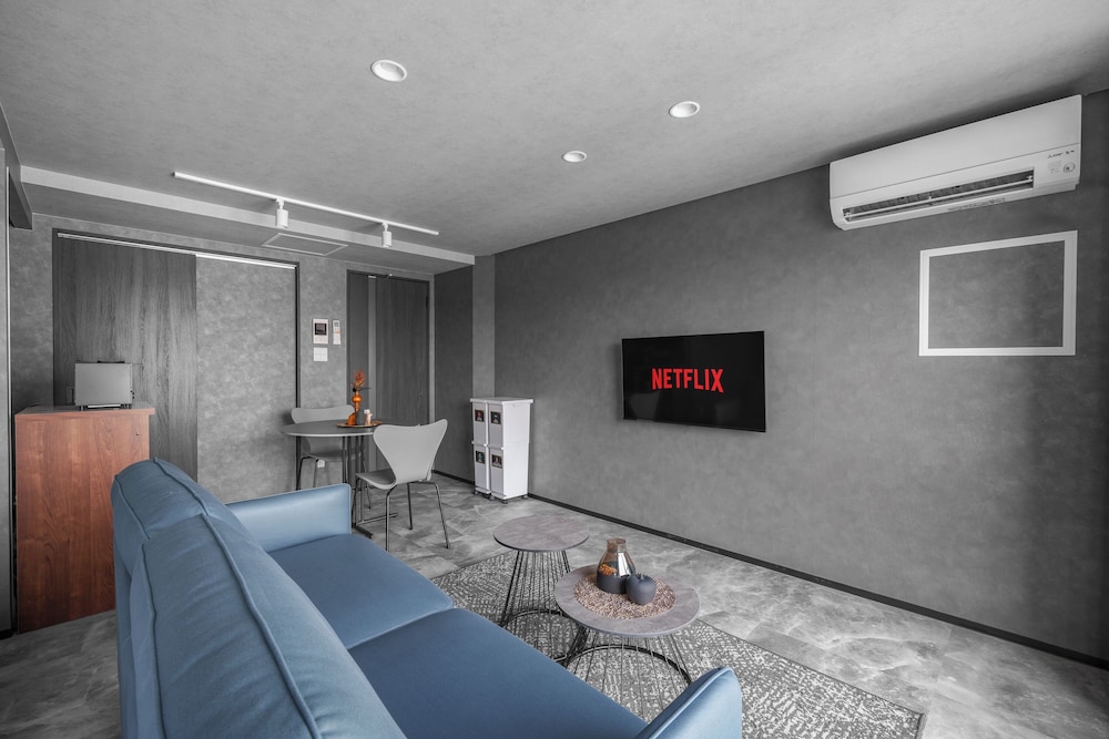 アパートメント 禁煙 (303) リビング エリア2 | GRAN HILLS