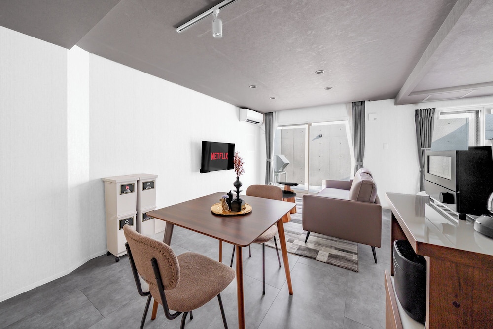 アパートメント 禁煙 (103) 客室内のダイニングエリア1 | GRAN HILLS