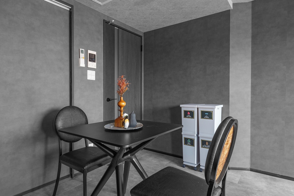 アパートメント 禁煙 (305) 客室内のダイニングエリア2 | GRAN HILLS