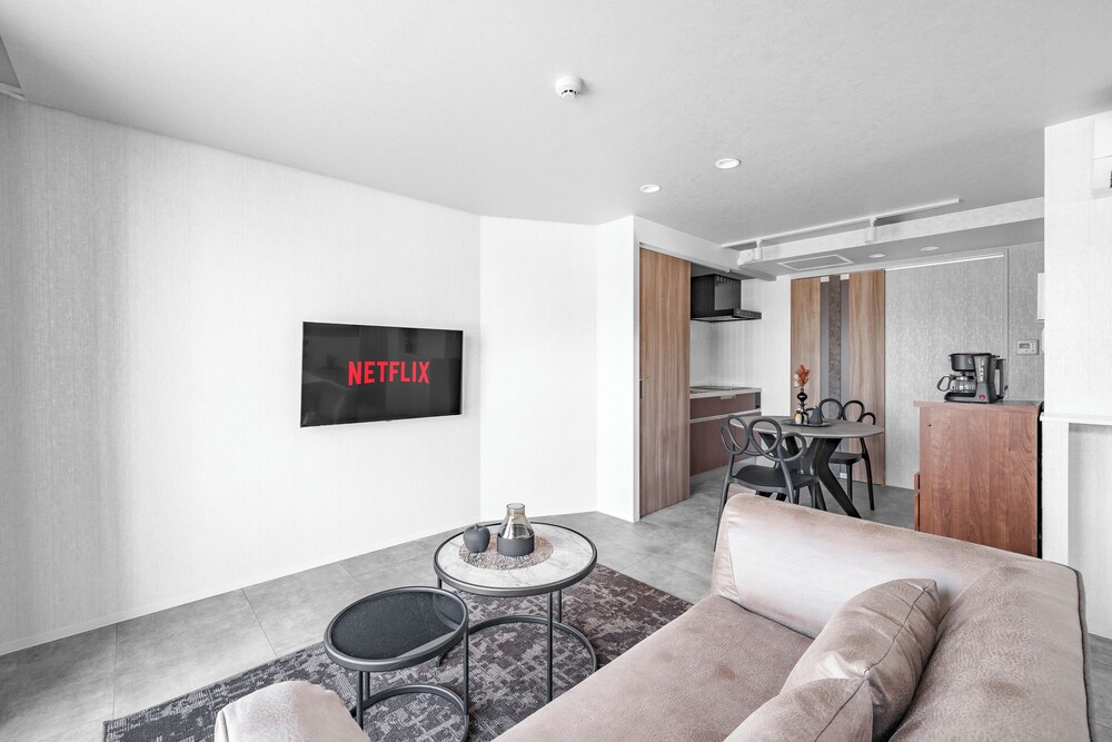 アパートメント 禁煙 (201) リビング エリア2 | GRAN HILLS