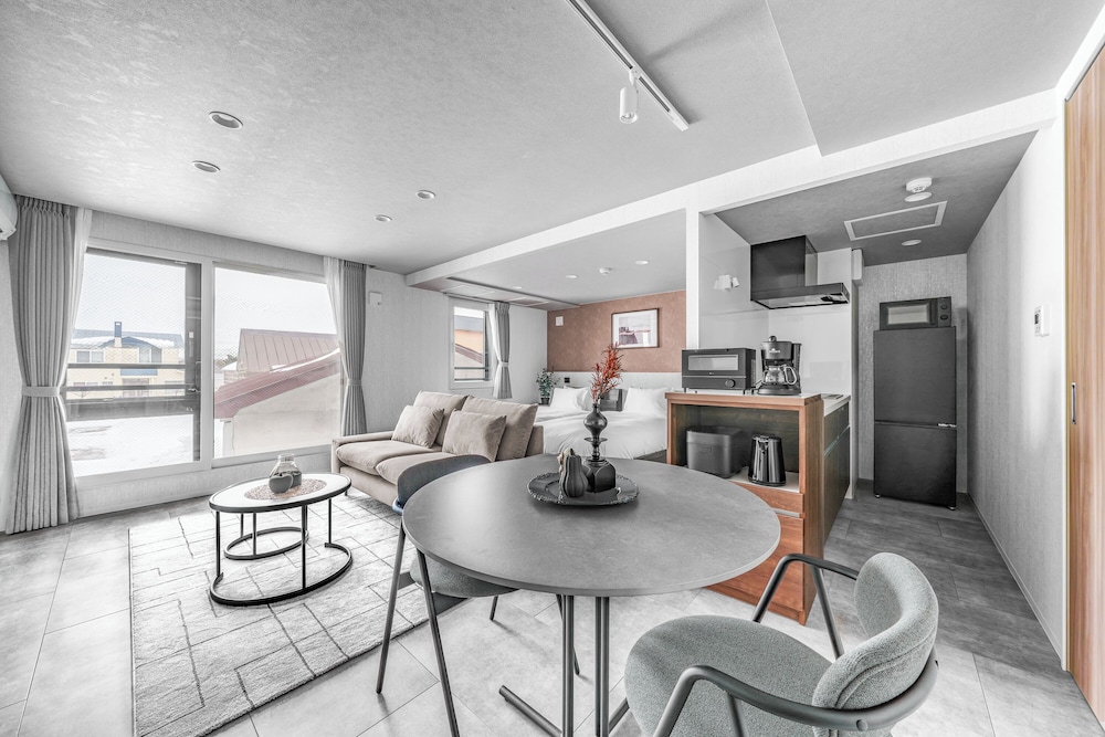 アパートメント 禁煙 (203) 客室内のダイニングエリア0 | GRAN HILLS