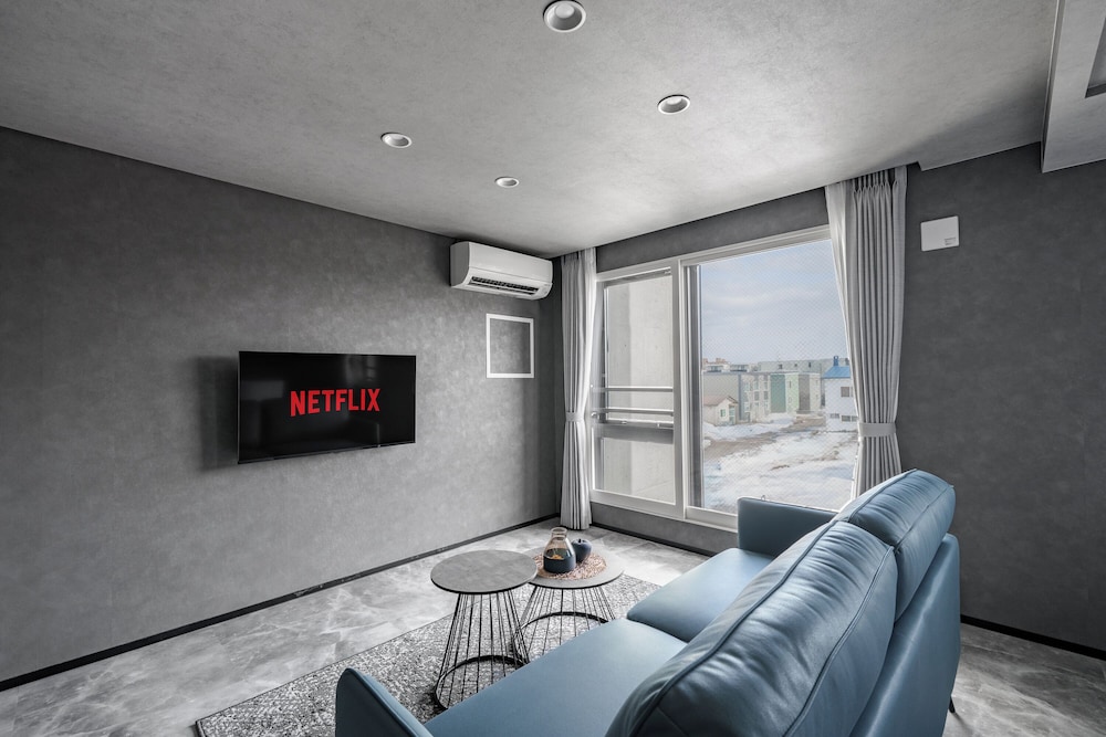 アパートメント 禁煙 (303) リビング エリア1 | GRAN HILLS