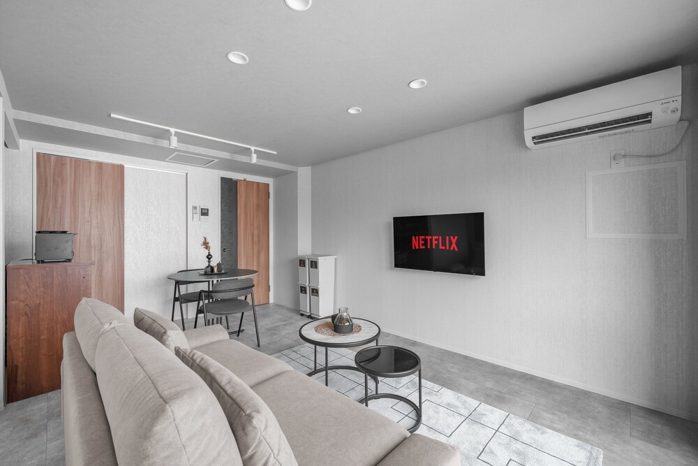 アパートメント 禁煙 (203) リビング エリア2 | GRAN HILLS