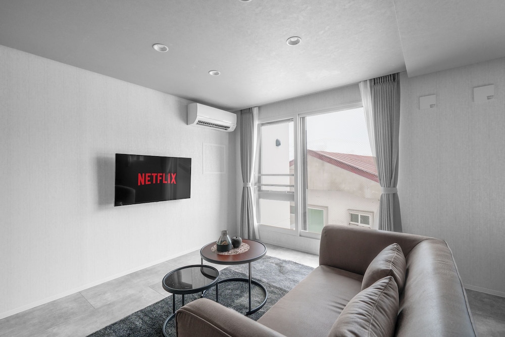 アパートメント 禁煙 (205) リビング エリア1 | GRAN HILLS